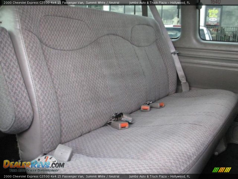 2000 Chevrolet Express G3500 4x4 15 Passenger Van Summit White / Neutral Photo #18