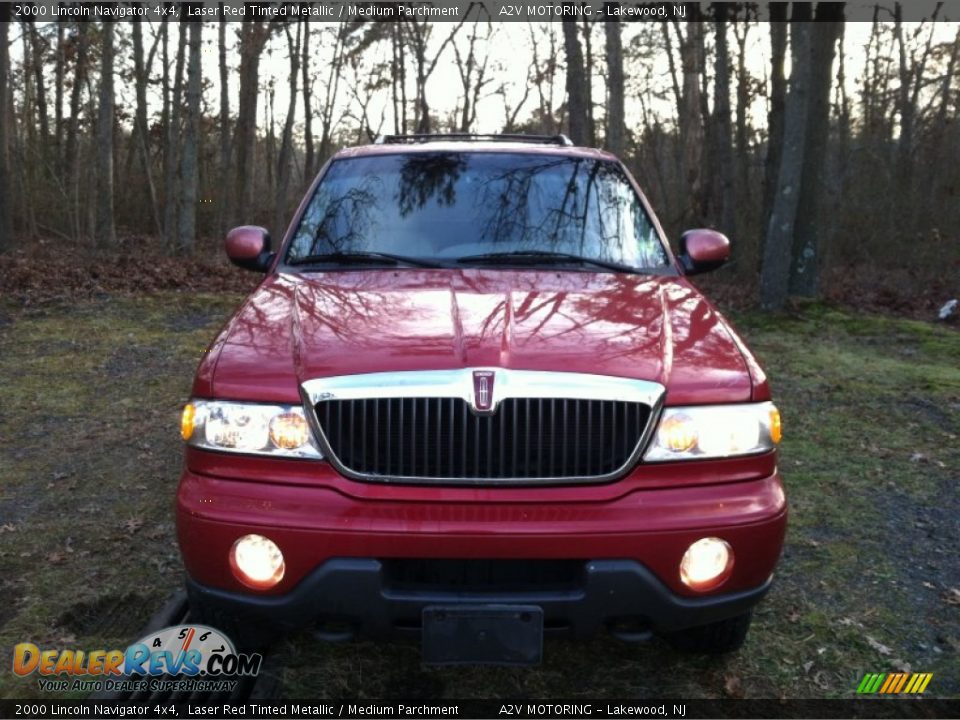 2000 Lincoln Navigator 4x4 Laser Red Tinted Metallic / Medium Parchment Photo #2