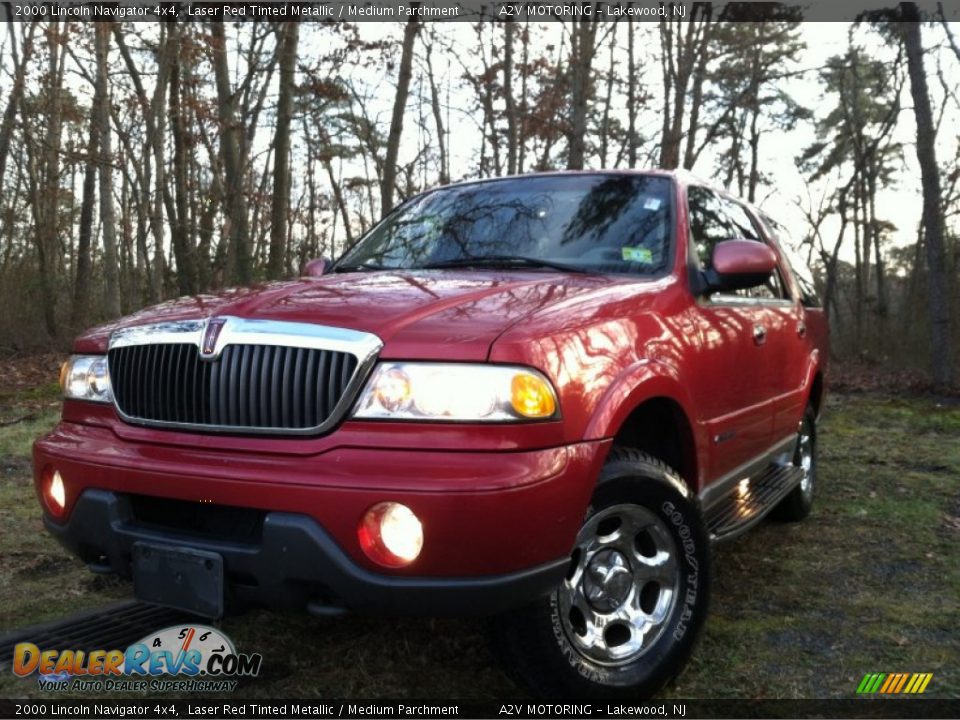 2000 Lincoln Navigator 4x4 Laser Red Tinted Metallic / Medium Parchment Photo #3