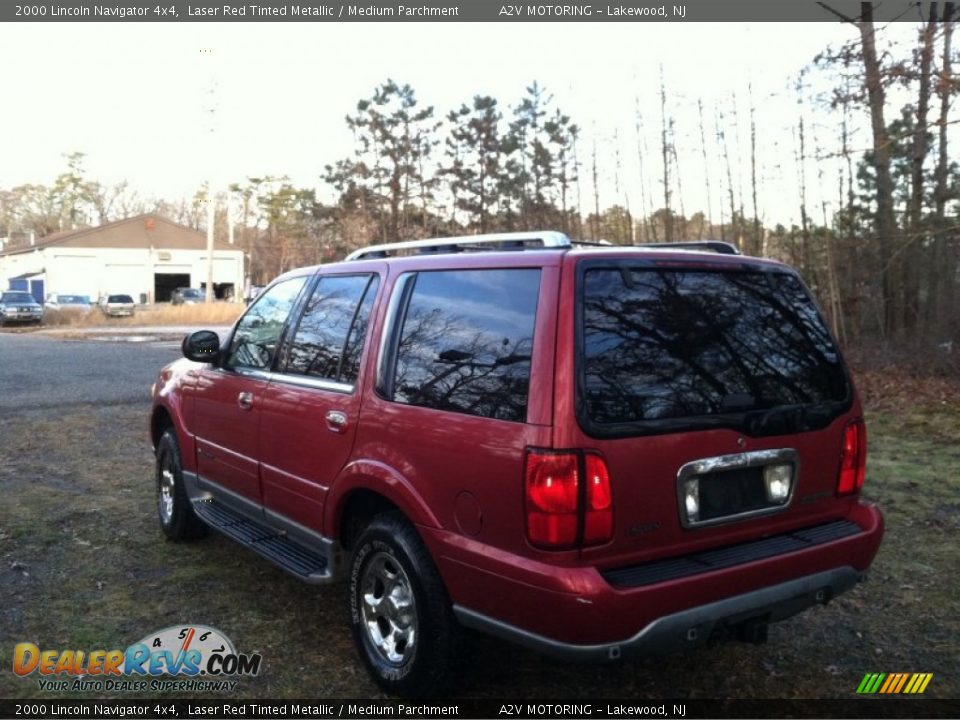 2000 Lincoln Navigator 4x4 Laser Red Tinted Metallic / Medium Parchment Photo #5