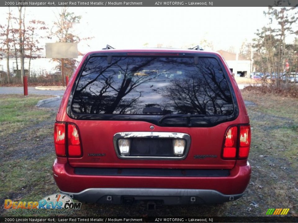2000 Lincoln Navigator 4x4 Laser Red Tinted Metallic / Medium Parchment Photo #6