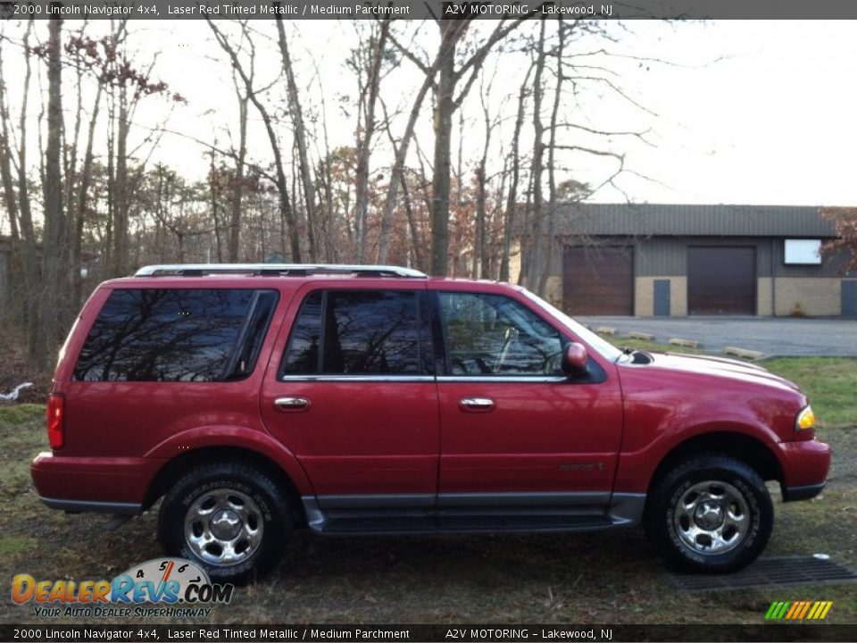 2000 Lincoln Navigator 4x4 Laser Red Tinted Metallic / Medium Parchment Photo #8