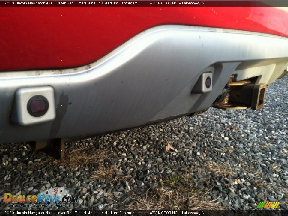 2000 Lincoln Navigator 4x4 Laser Red Tinted Metallic / Medium Parchment Photo #14