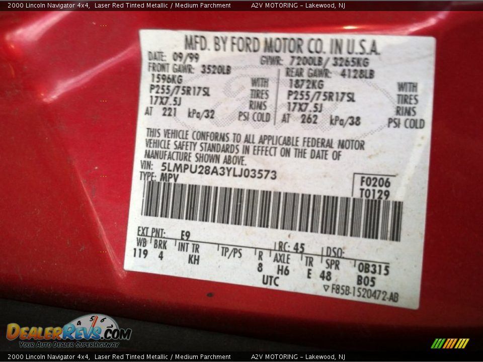 2000 Lincoln Navigator 4x4 Laser Red Tinted Metallic / Medium Parchment Photo #36