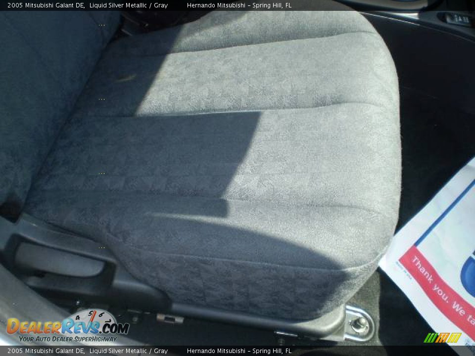 2005 Mitsubishi Galant DE Liquid Silver Metallic / Gray Photo #17