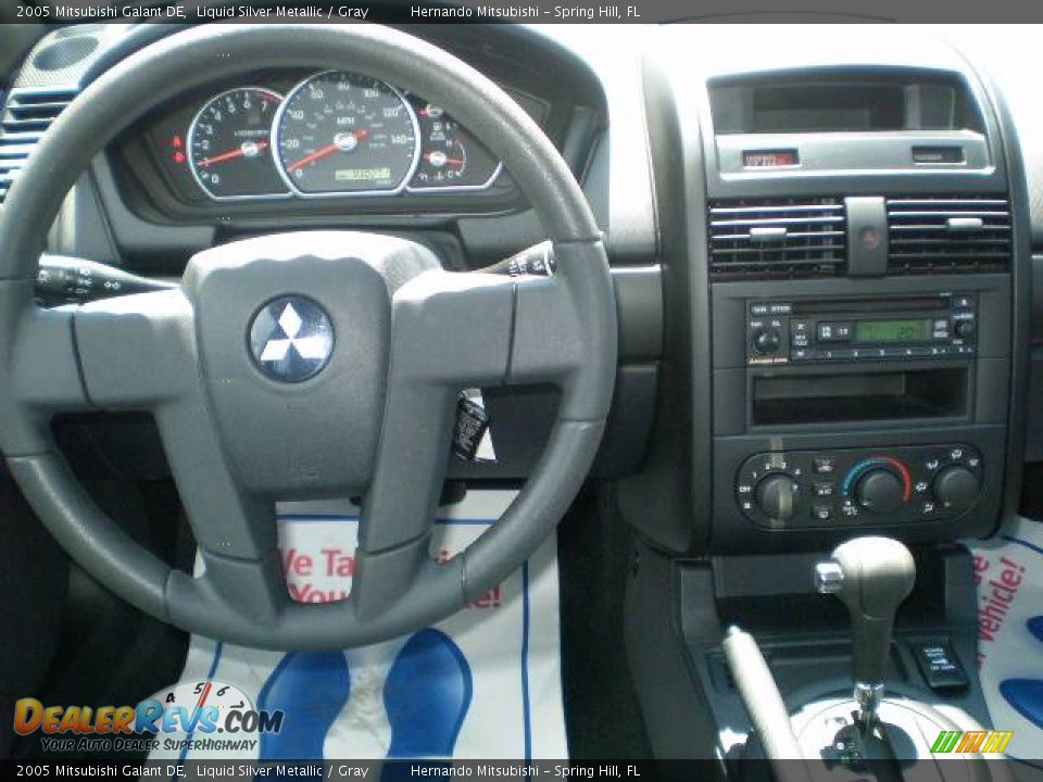 2005 Mitsubishi Galant DE Liquid Silver Metallic / Gray Photo #24