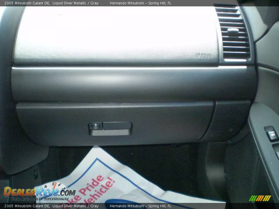 2005 Mitsubishi Galant DE Liquid Silver Metallic / Gray Photo #25