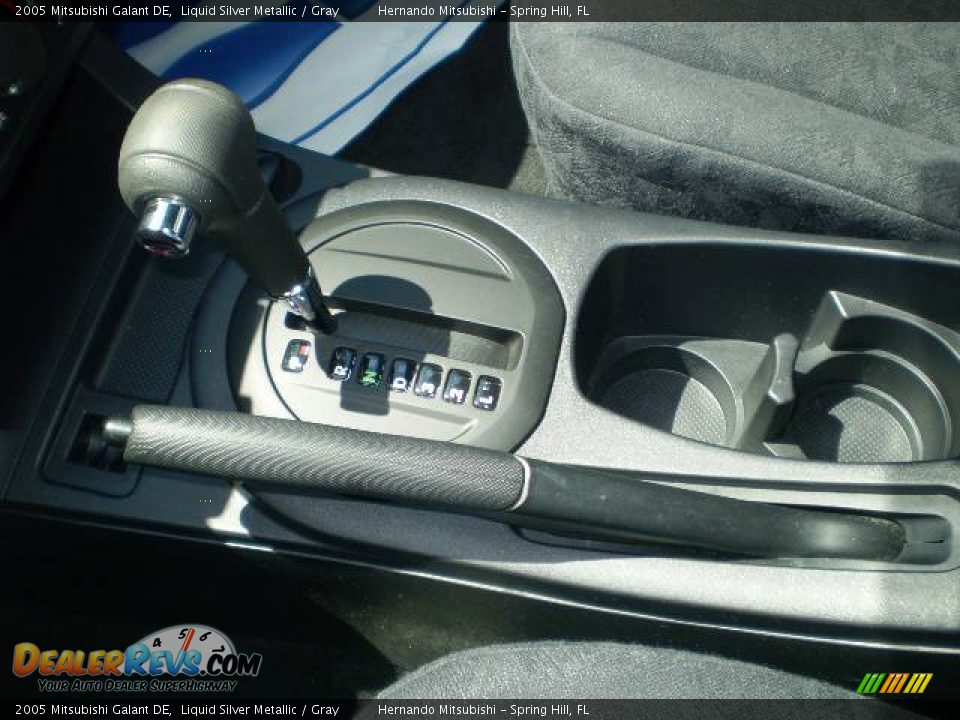 2005 Mitsubishi Galant DE Liquid Silver Metallic / Gray Photo #29