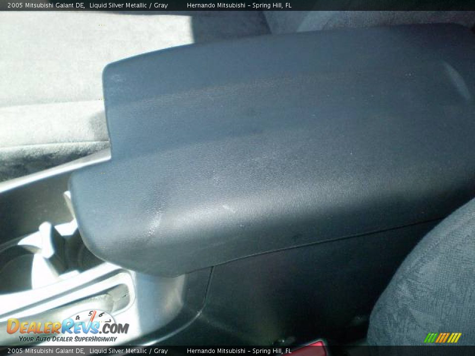 2005 Mitsubishi Galant DE Liquid Silver Metallic / Gray Photo #30
