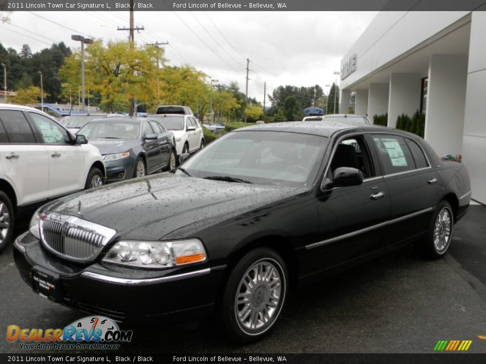 2011 Lincoln Town Car Signature L Black / Black Photo #1