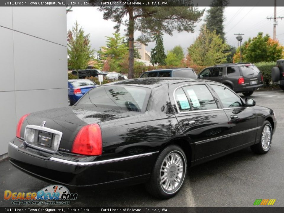 2011 Lincoln Town Car Signature L Black / Black Photo #5