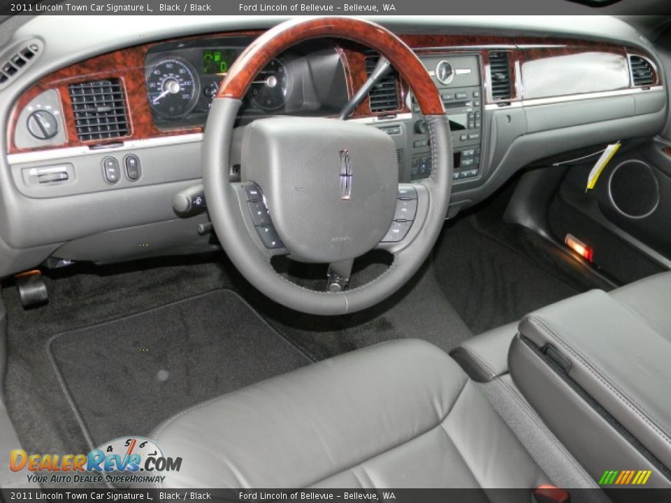 Black Interior - 2011 Lincoln Town Car Signature L Photo #6