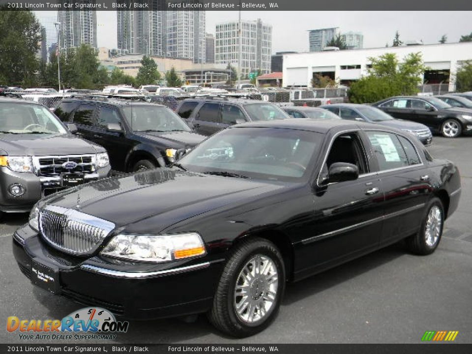 2011 Lincoln Town Car Signature L Black / Black Photo #1