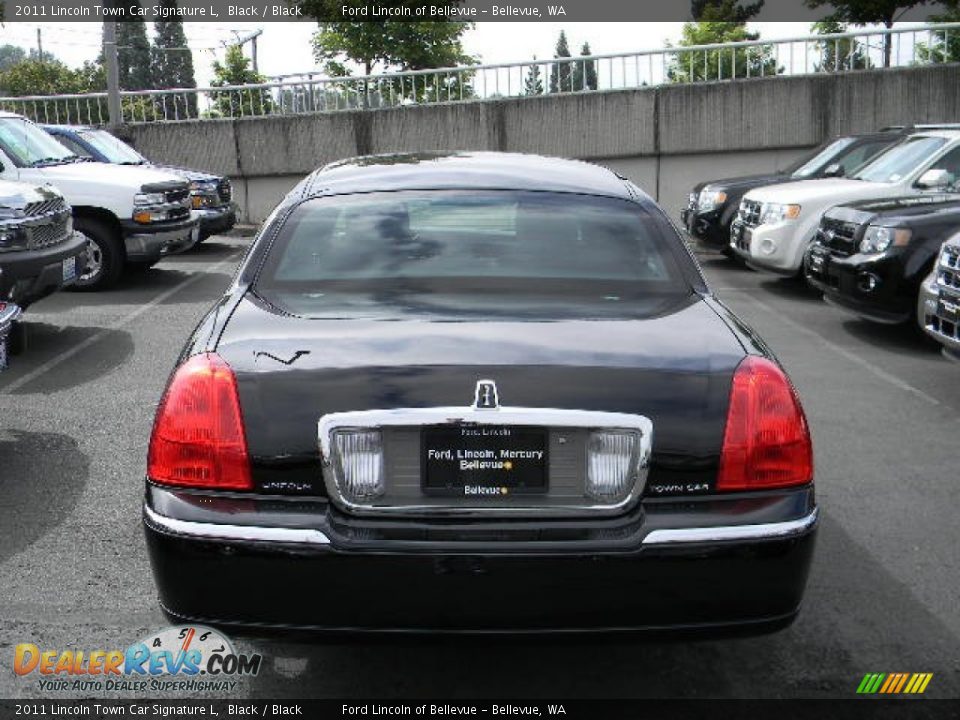 2011 Lincoln Town Car Signature L Black / Black Photo #4