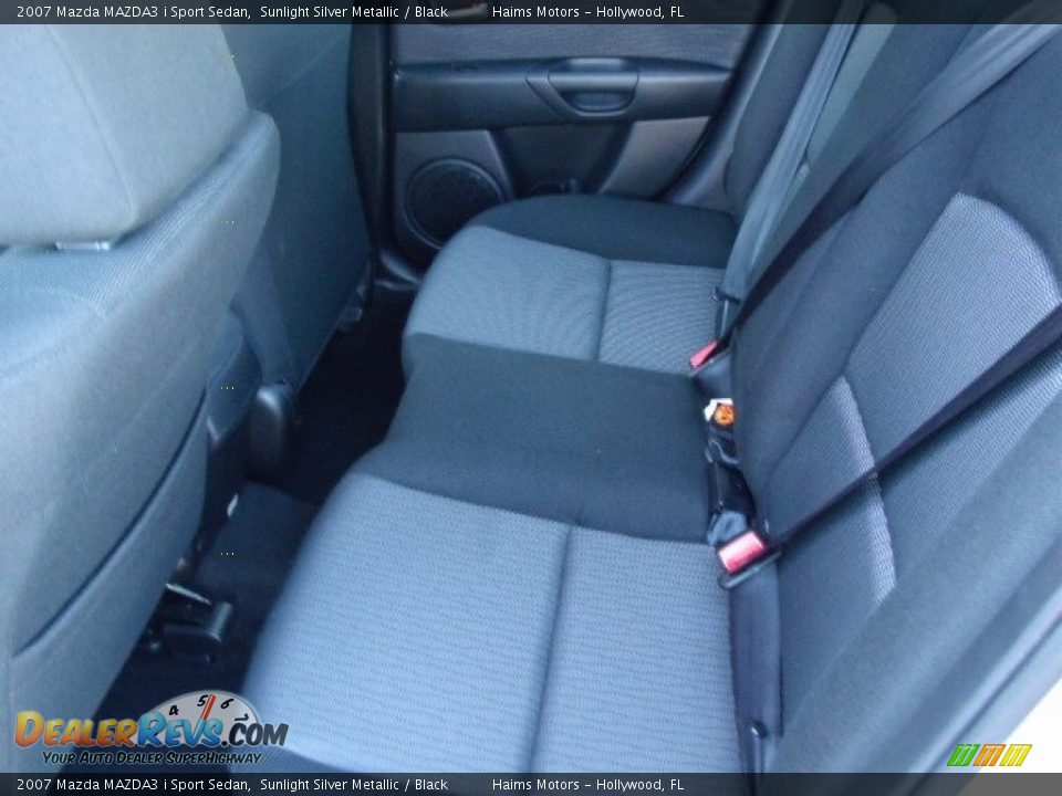 2007 Mazda MAZDA3 i Sport Sedan Sunlight Silver Metallic / Black Photo #13