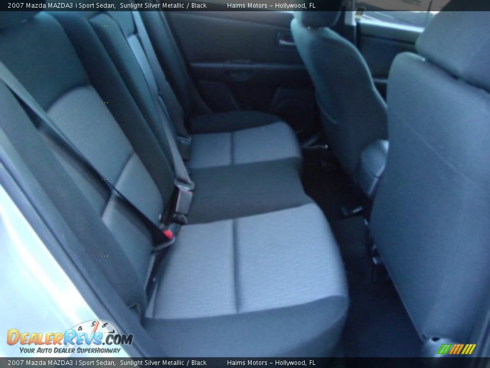 2007 Mazda MAZDA3 i Sport Sedan Sunlight Silver Metallic / Black Photo #15