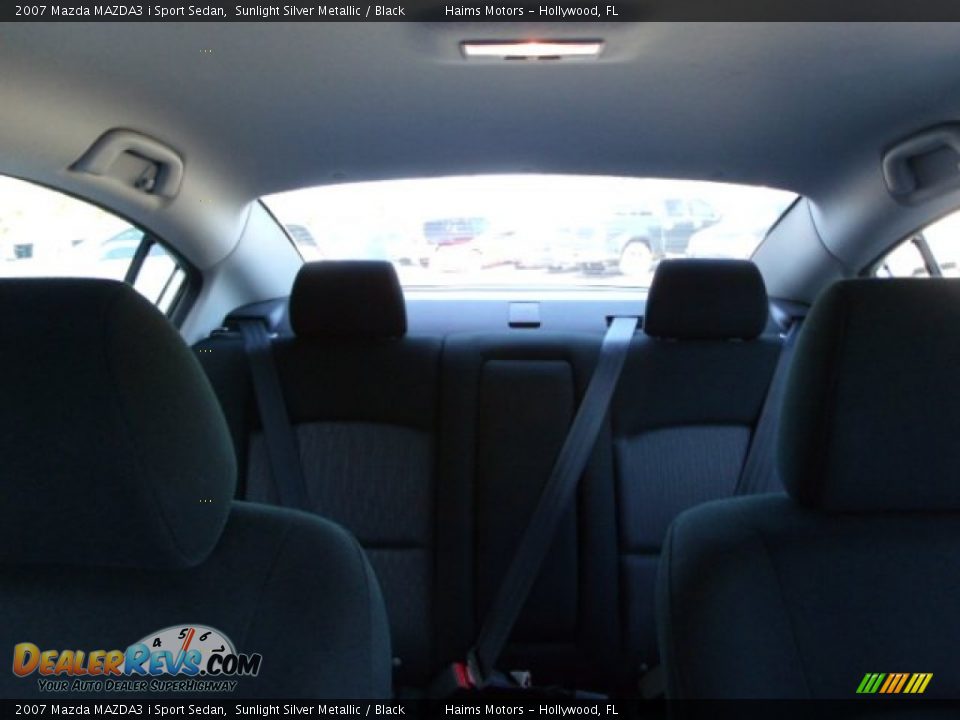 2007 Mazda MAZDA3 i Sport Sedan Sunlight Silver Metallic / Black Photo #18