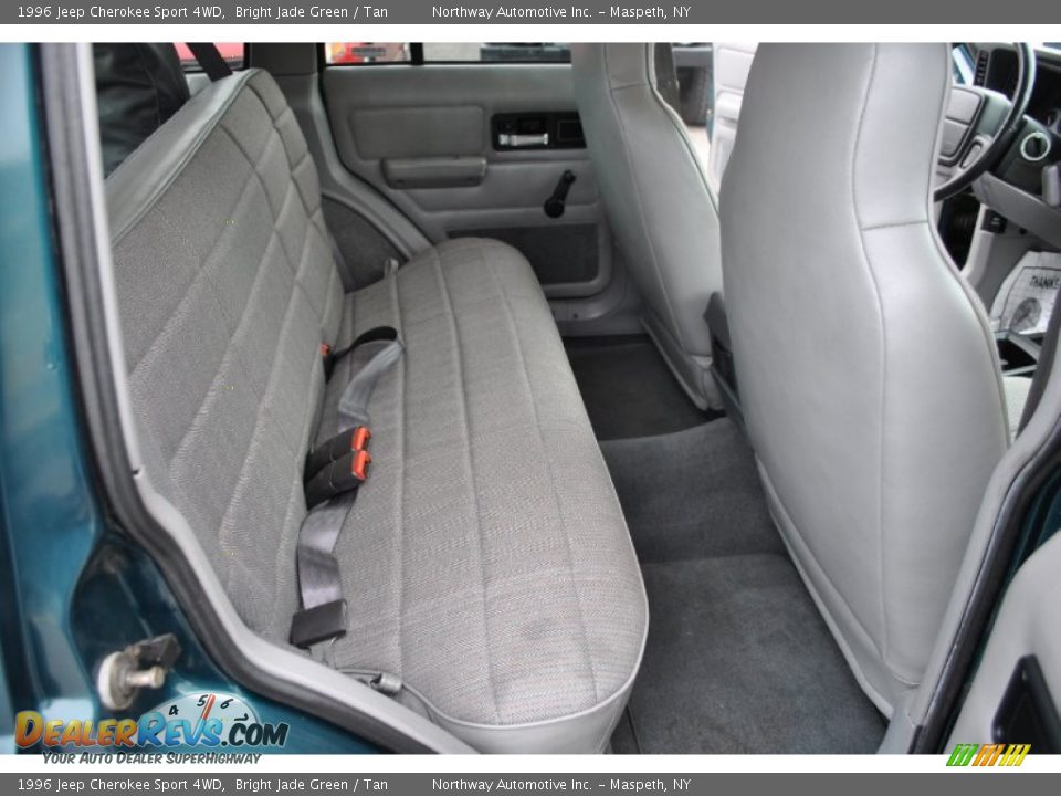 Tan Interior - 1996 Jeep Cherokee Sport 4WD Photo #13