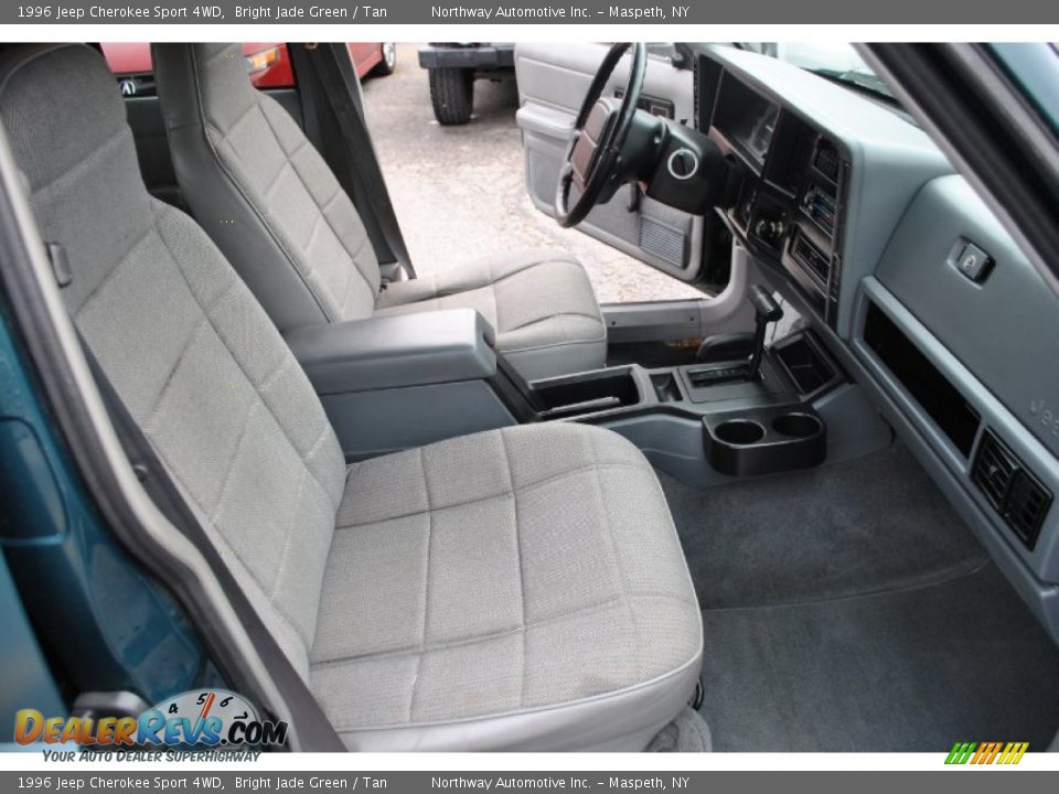 Tan Interior - 1996 Jeep Cherokee Sport 4WD Photo #14