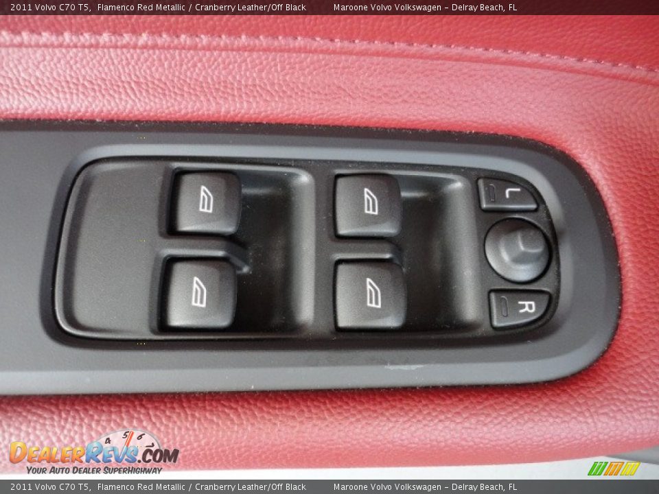 Controls of 2011 Volvo C70 T5 Photo #15