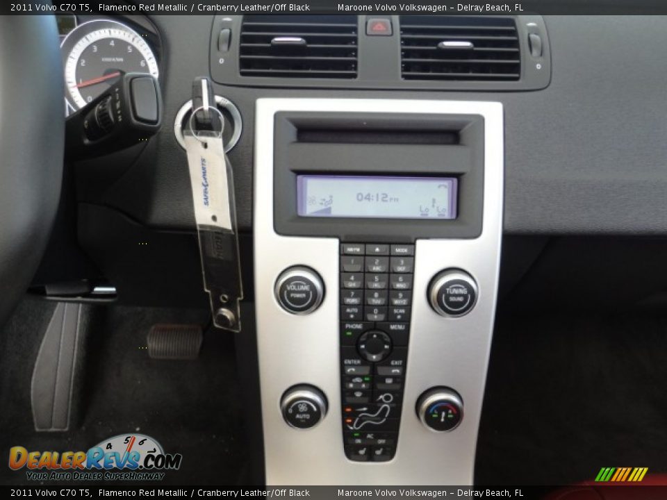 Controls of 2011 Volvo C70 T5 Photo #19