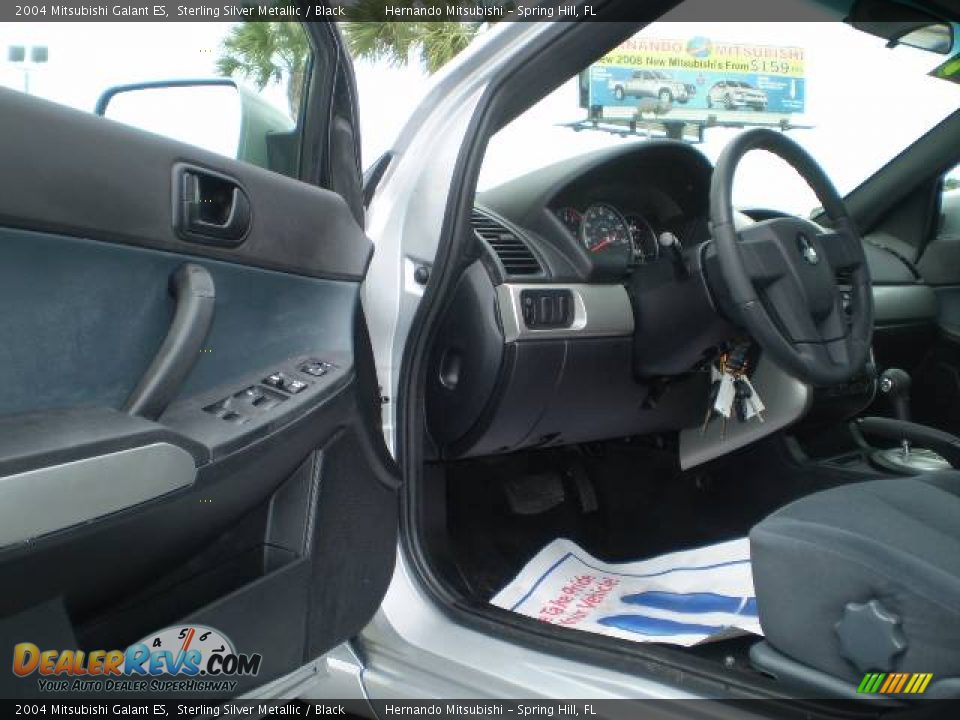 2004 Mitsubishi Galant ES Sterling Silver Metallic / Black Photo #12