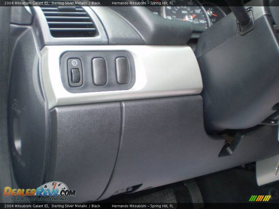 2004 Mitsubishi Galant ES Sterling Silver Metallic / Black Photo #23