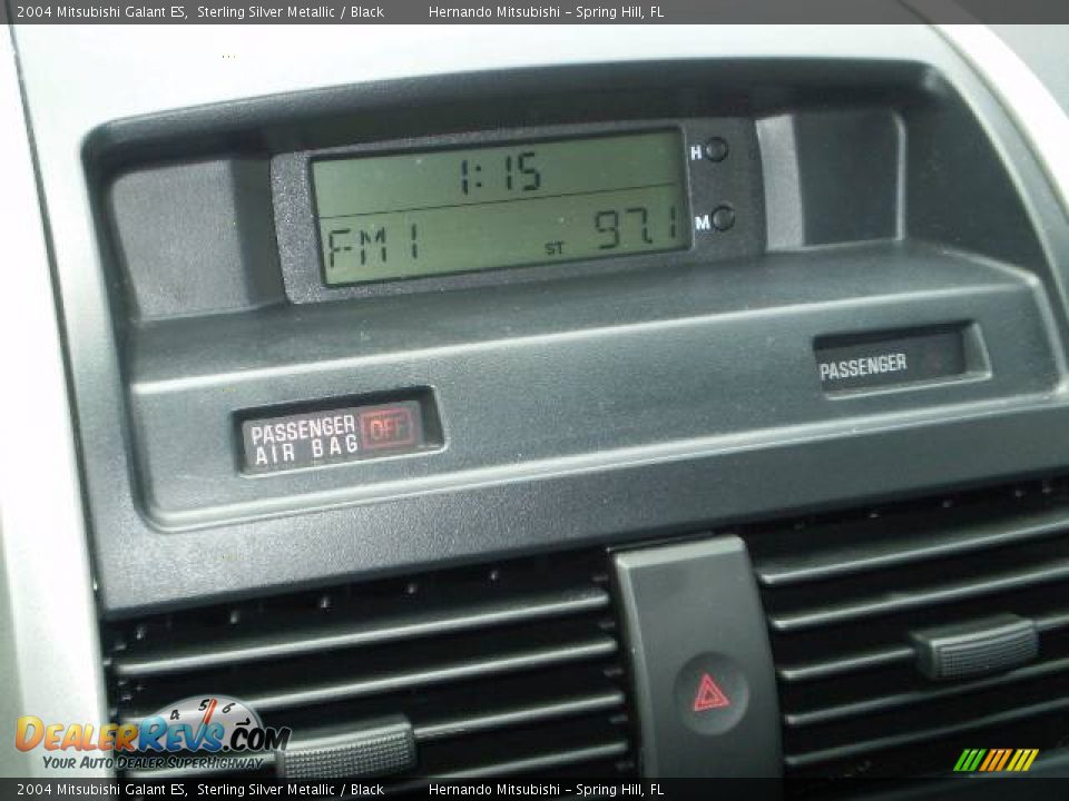 2004 Mitsubishi Galant ES Sterling Silver Metallic / Black Photo #27