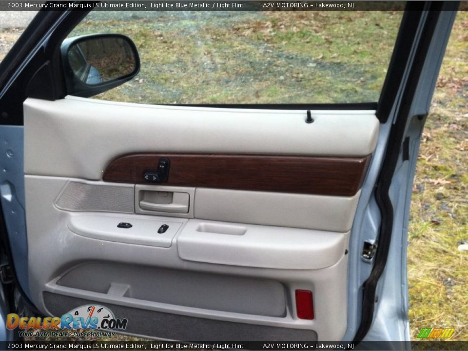 2003 Mercury Grand Marquis LS Ultimate Edition Light Ice Blue Metallic / Light Flint Photo #22