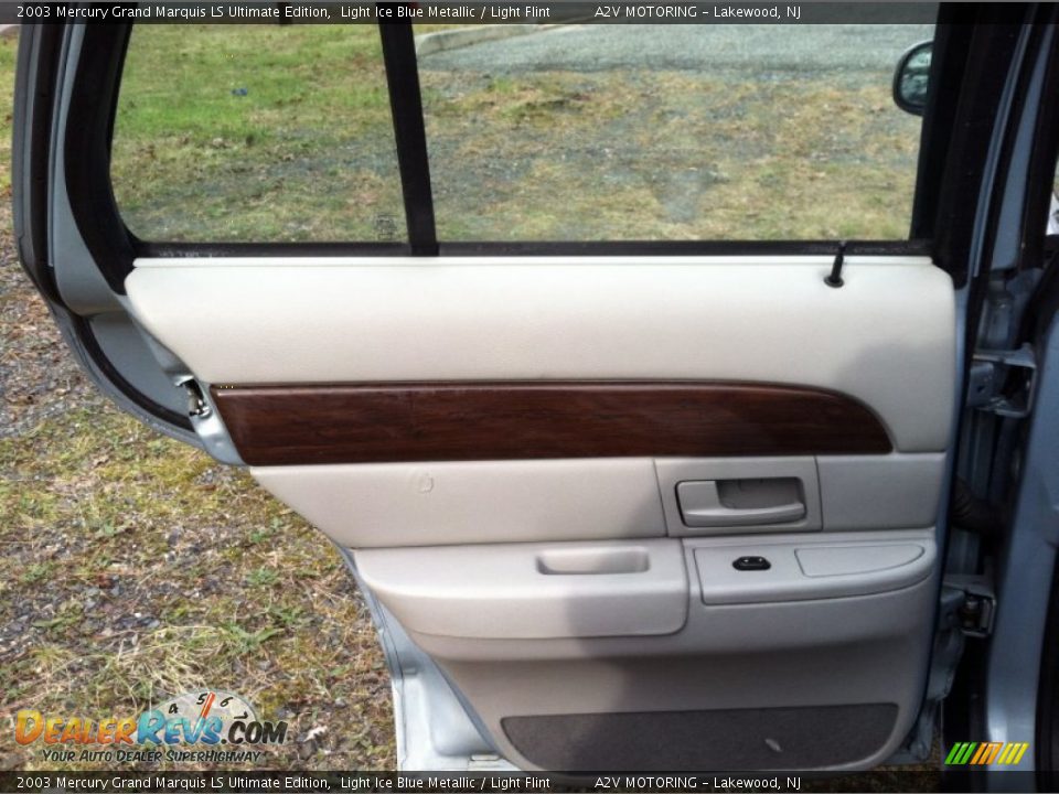 2003 Mercury Grand Marquis LS Ultimate Edition Light Ice Blue Metallic / Light Flint Photo #23