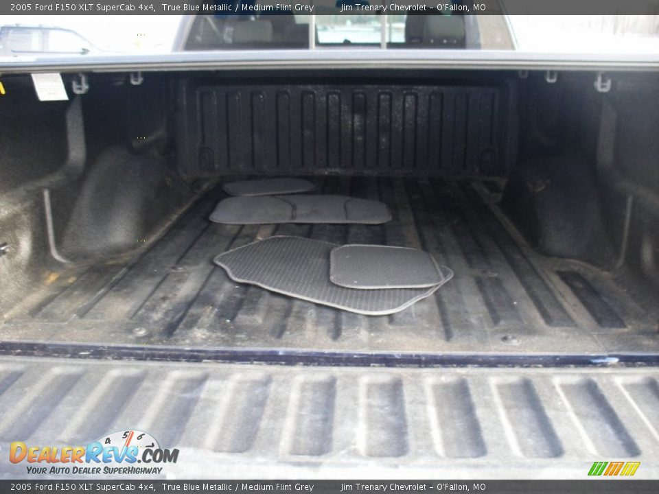 2005 Ford F150 XLT SuperCab 4x4 True Blue Metallic / Medium Flint Grey Photo #28