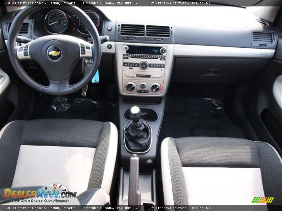 Dashboard of 2009 Chevrolet Cobalt SS Sedan Photo #10