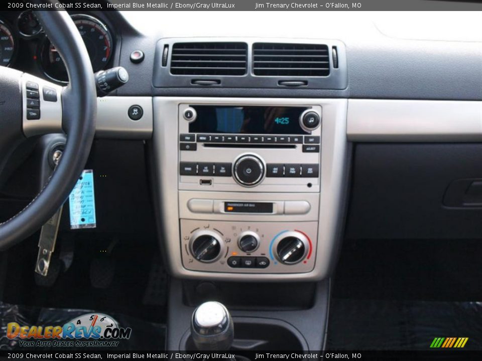 Controls of 2009 Chevrolet Cobalt SS Sedan Photo #12