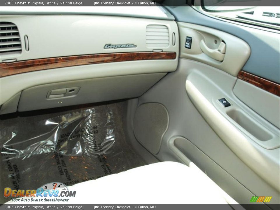 2005 Chevrolet Impala White / Neutral Beige Photo #13