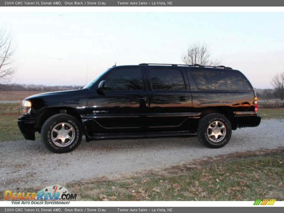 2004 GMC Yukon XL Denali AWD Onyx Black / Stone Gray Photo #4
