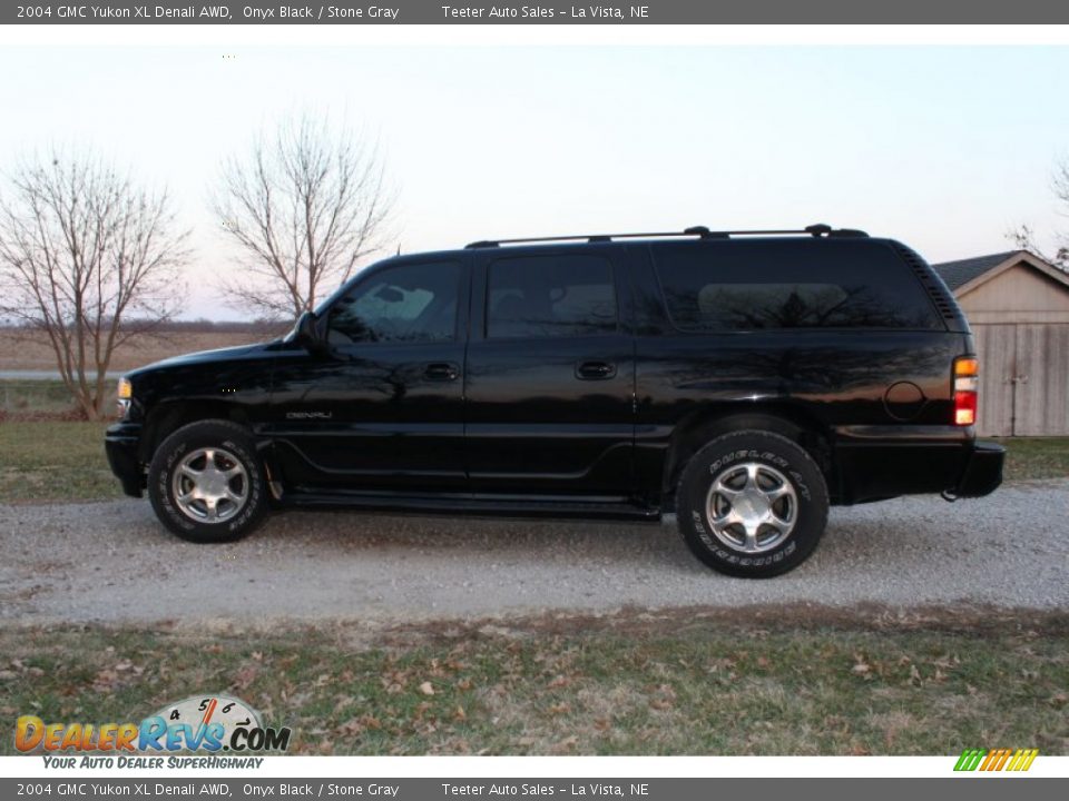 2004 GMC Yukon XL Denali AWD Onyx Black / Stone Gray Photo #5