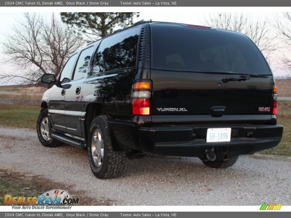 2004 GMC Yukon XL Denali AWD Onyx Black / Stone Gray Photo #7