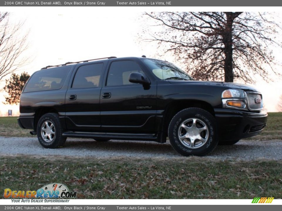 2004 GMC Yukon XL Denali AWD Onyx Black / Stone Gray Photo #13