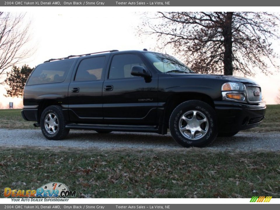 2004 GMC Yukon XL Denali AWD Onyx Black / Stone Gray Photo #14