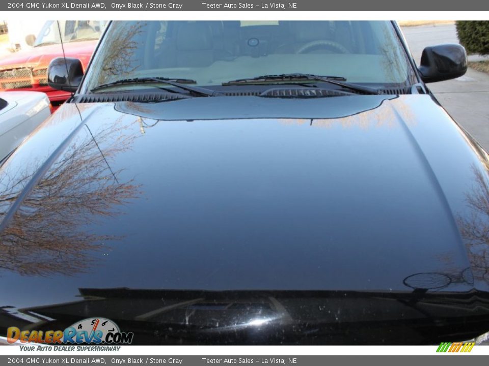 2004 GMC Yukon XL Denali AWD Onyx Black / Stone Gray Photo #24