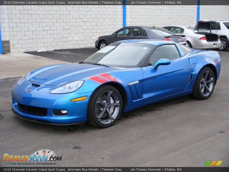 Front 3/4 View of 2010 Chevrolet Corvette Grand Sport Coupe Photo #4