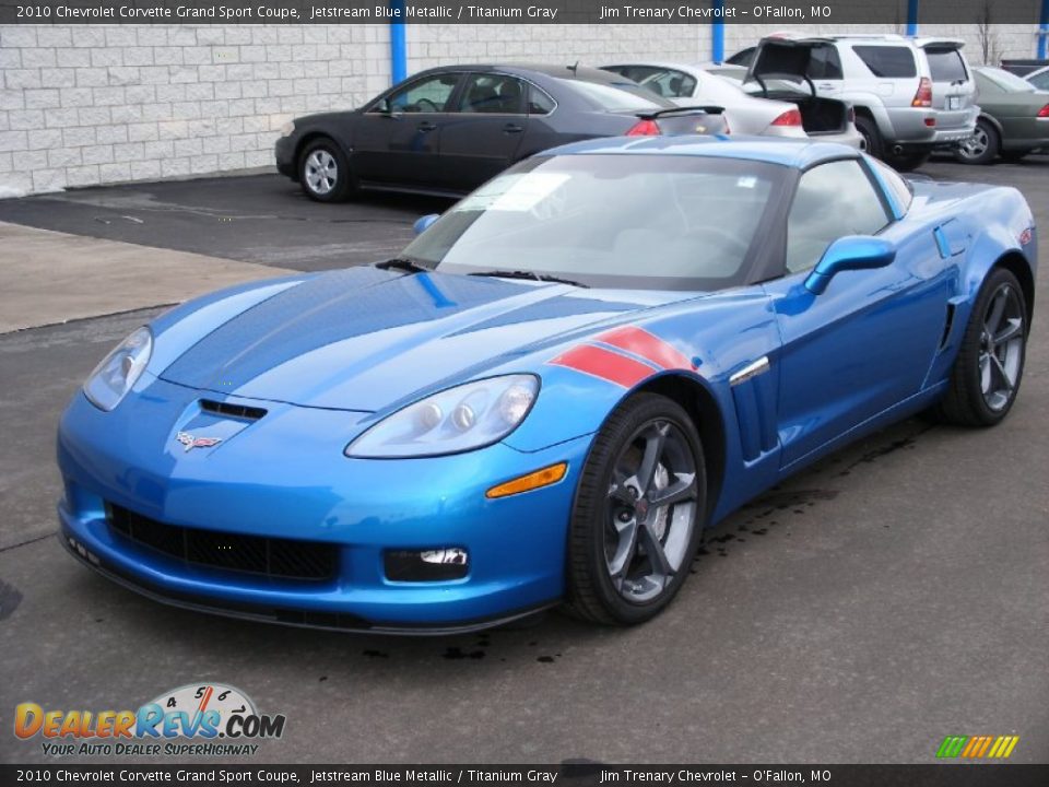 Front 3/4 View of 2010 Chevrolet Corvette Grand Sport Coupe Photo #6
