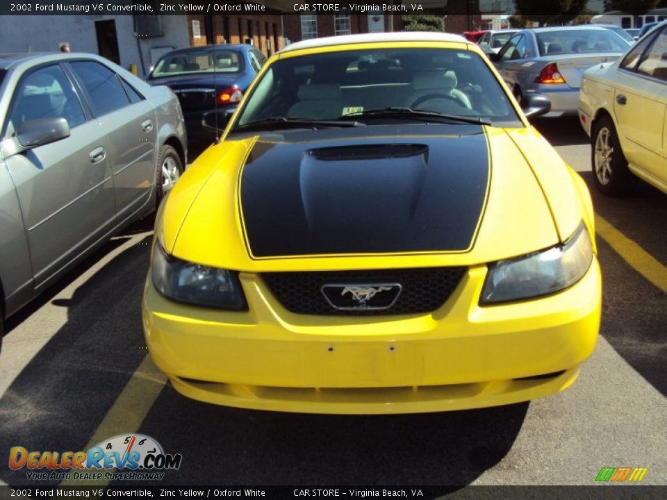 2002 Ford Mustang V6 Convertible Zinc Yellow / Oxford White Photo #3