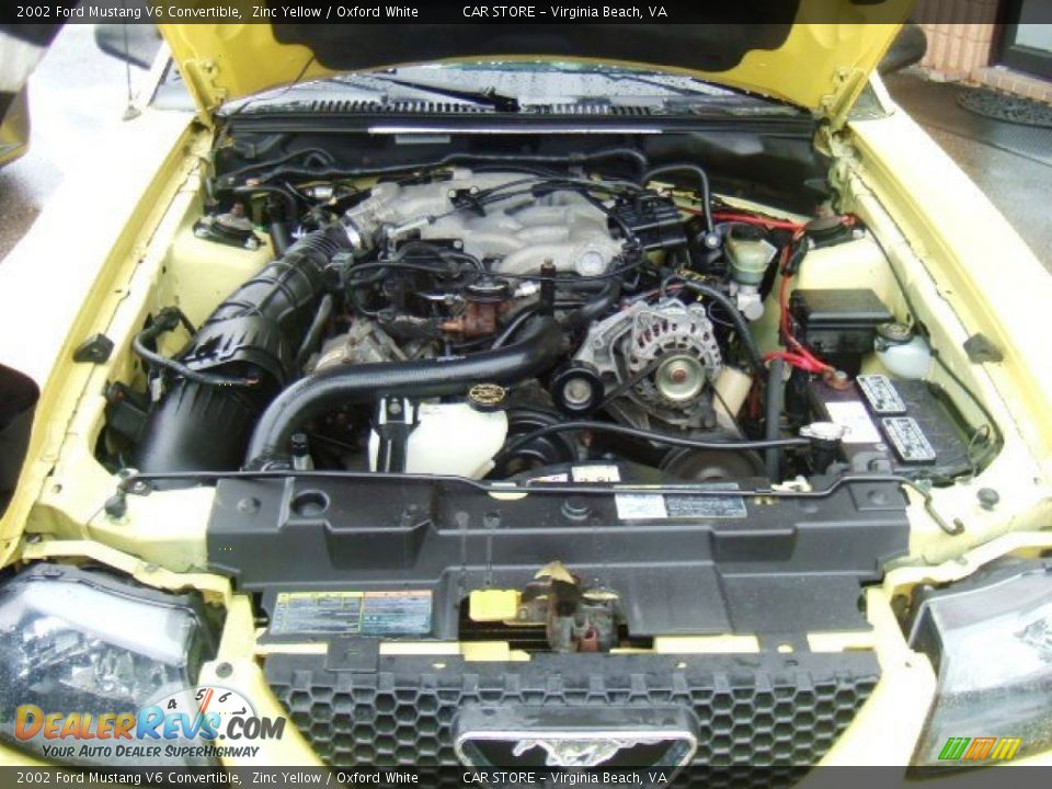 2002 Ford Mustang V6 Convertible Zinc Yellow / Oxford White Photo #13