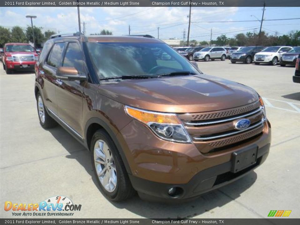 Front 3/4 View of 2011 Ford Explorer Limited Photo #3