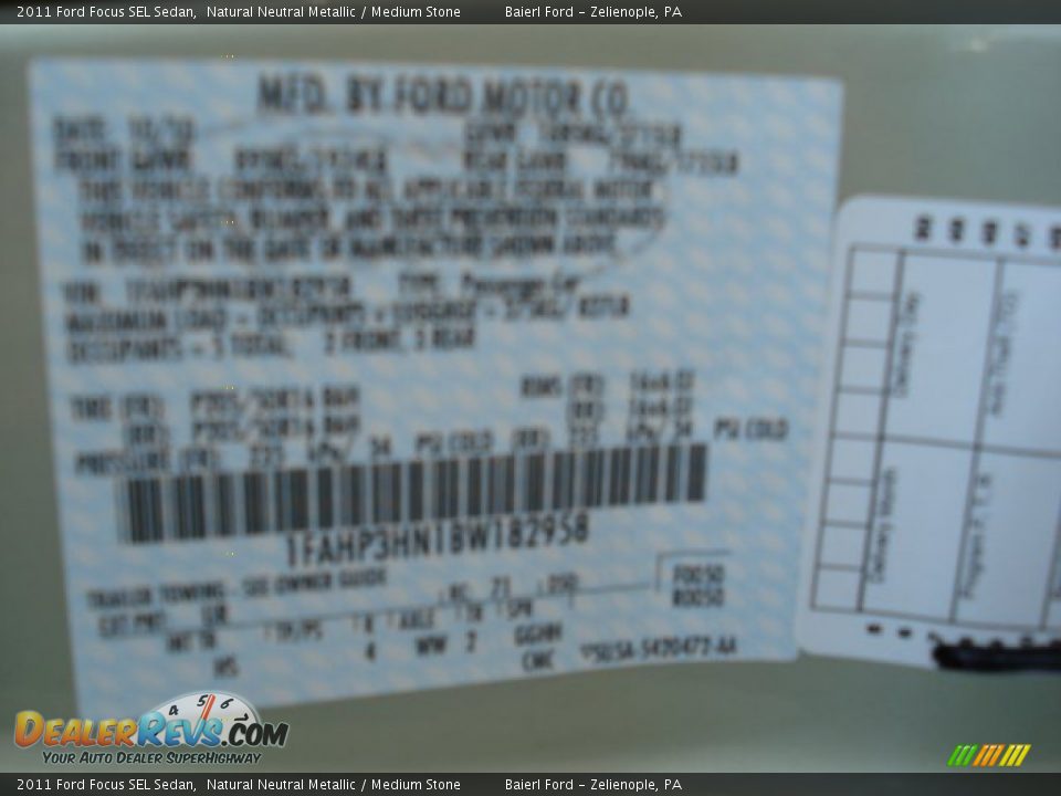 2011 Ford Focus SEL Sedan Natural Neutral Metallic / Medium Stone Photo #20