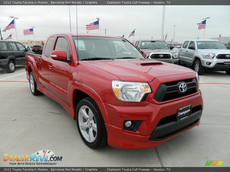 Front 3/4 View of 2012 Toyota Tacoma X-Runner Photo #3