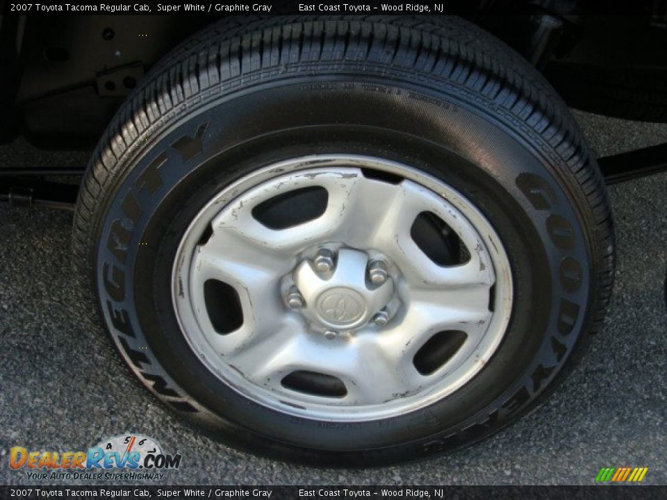 2007 Toyota Tacoma Regular Cab Super White / Graphite Gray Photo #14