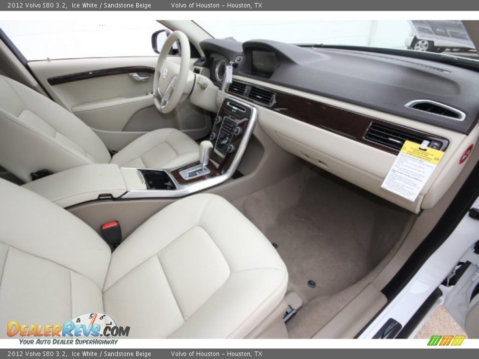 Dashboard of 2012 Volvo S80 3.2 Photo #16