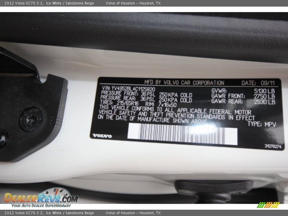 2012 Volvo XC70 3.2 Ice White / Sandstone Beige Photo #7